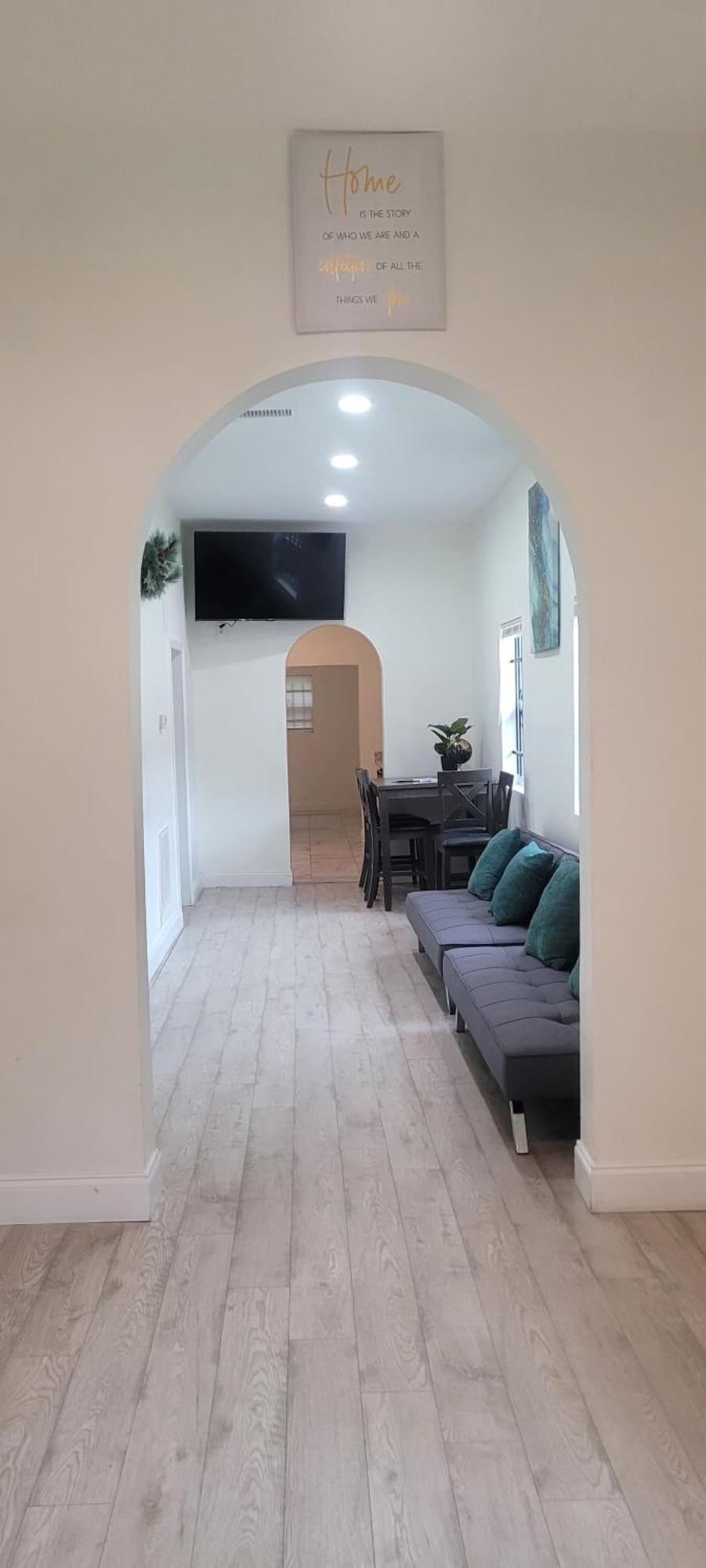 Large, Central, Lovely & Cozy 4Bed/2Bath - House By Everbank Stadium Джэксонвиль Экстерьер фото