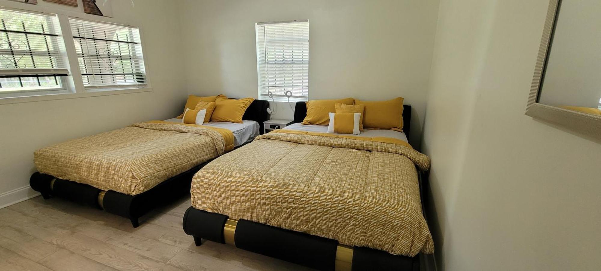 Large, Central, Lovely & Cozy 4Bed/2Bath - House By Everbank Stadium Джэксонвиль Экстерьер фото