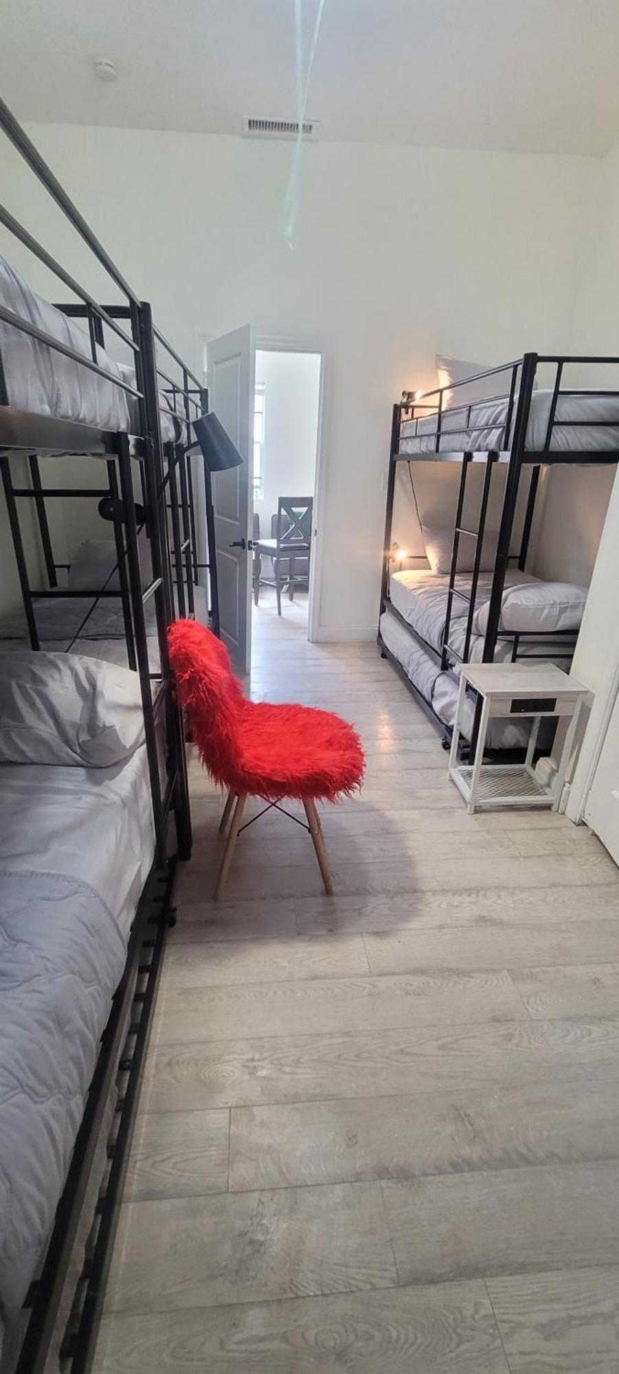 Large, Central, Lovely & Cozy 4Bed/2Bath - House By Everbank Stadium Джэксонвиль Экстерьер фото