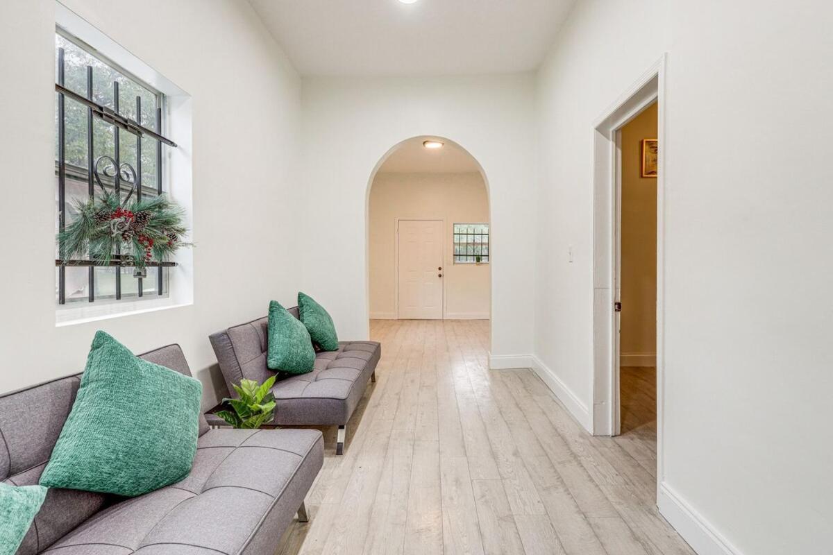 Large, Central, Lovely & Cozy 4Bed/2Bath - House By Everbank Stadium Джэксонвиль Экстерьер фото